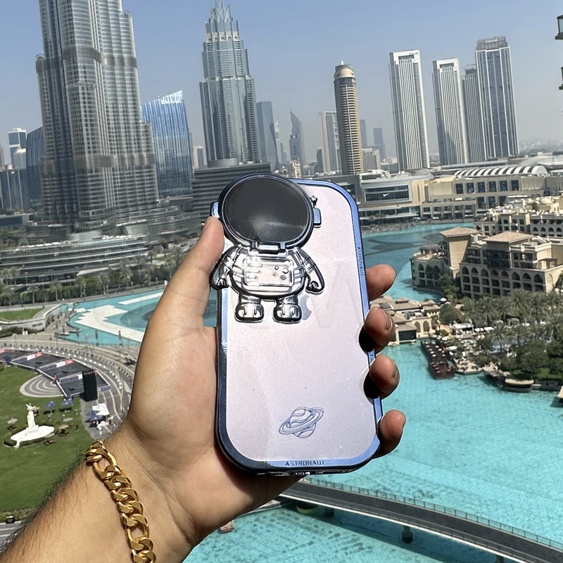 iPhone 14 Series Dubai Edition Astronaut Lens Bracket Electroplated Case