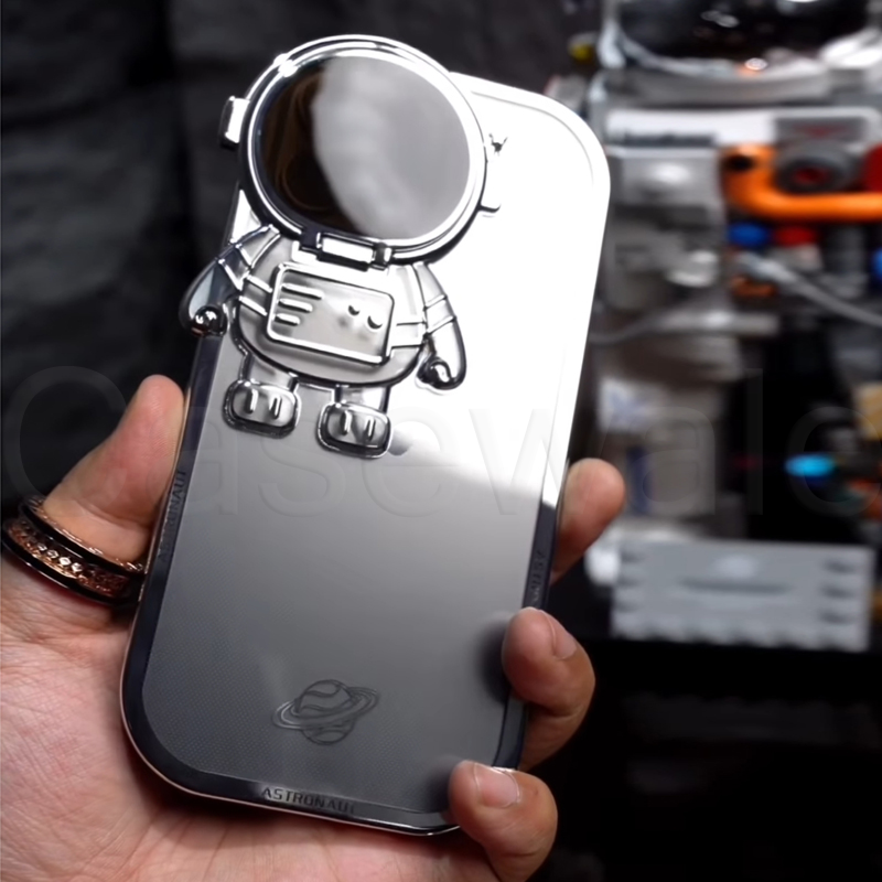 iPhone 14 Series Astronaut Lens Bracket Electroplated Phone Case